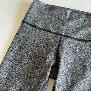 Lululemon wunder under crop (hi-rise) size 6